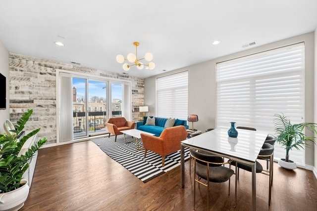 5 N Oakley Boulevard - Photo 1