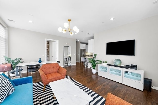 5 N Oakley Boulevard - Photo 7