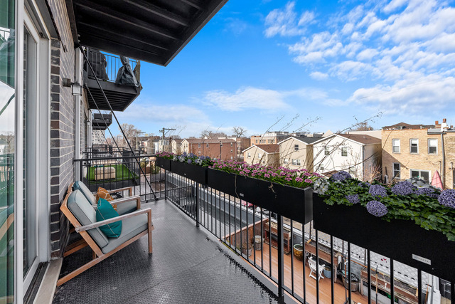 5 N Oakley Boulevard - Photo 4