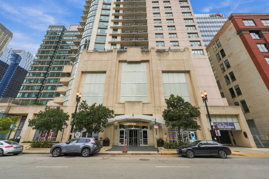 125 S Jefferson Street - Photo 0