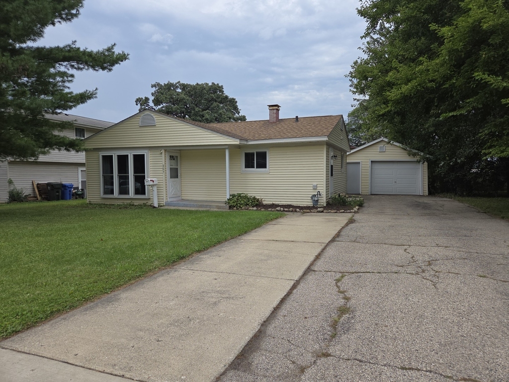 207 Caddy Avenue - Photo 0