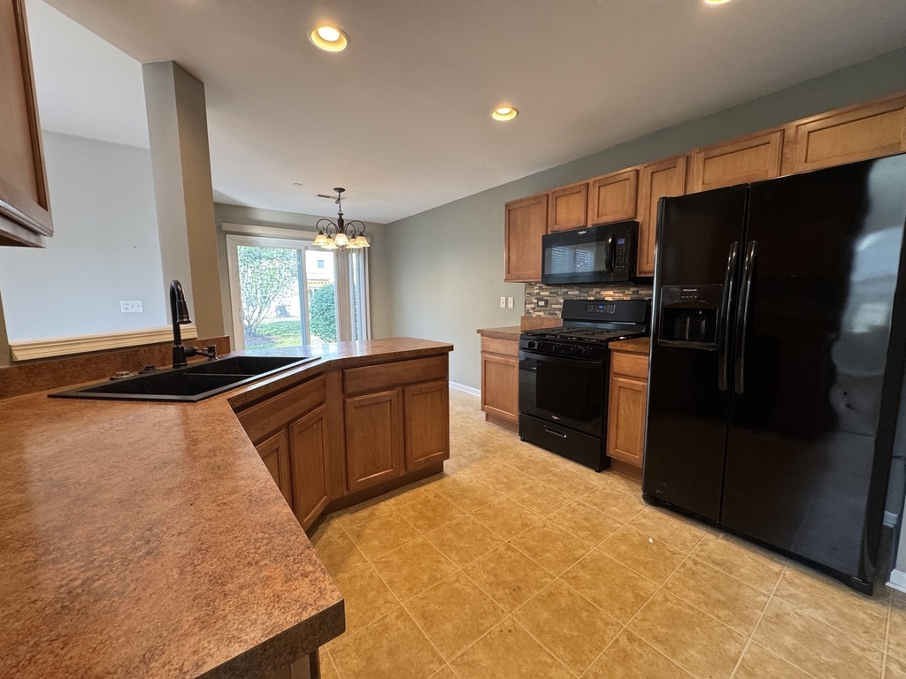 1399 Crimson Lane - Photo 14
