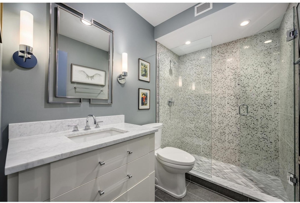 100 E Bellevue Place - Photo 14