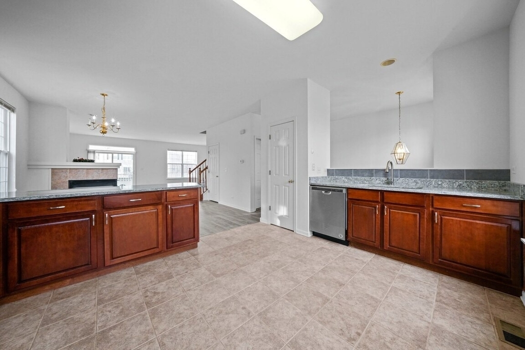 760 Lambert Lane - Photo 3
