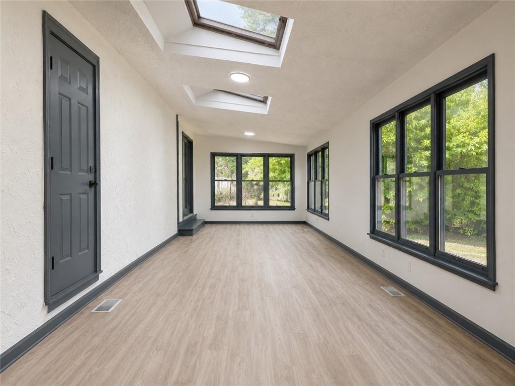 513 Scenic Highway - Photo 14