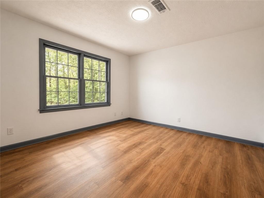 513 Scenic Highway - Photo 18
