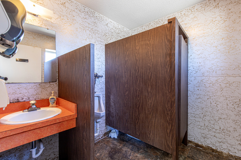400 N Main Street - Photo 16