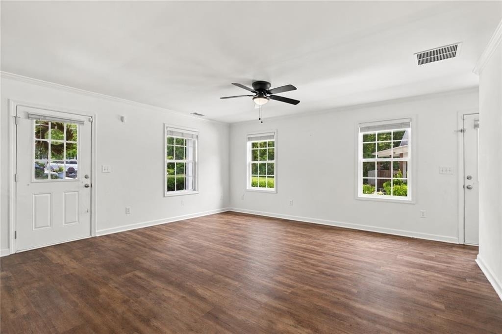 728 Skyview Drive Ne - Photo 4
