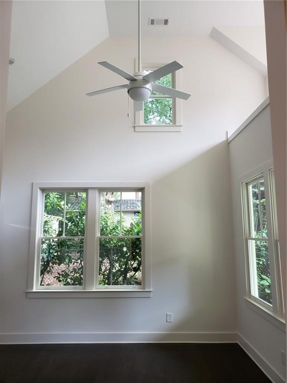 1045 Vance Avenue Ne - Photo 1
