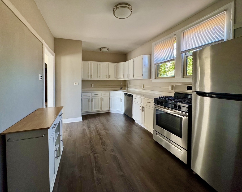 1526 W 89th Street - Photo 5