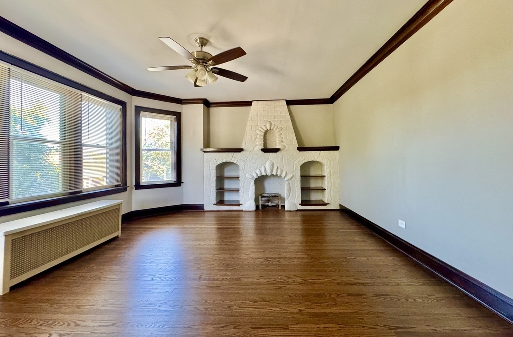 1526 W 89th Street - Photo 1