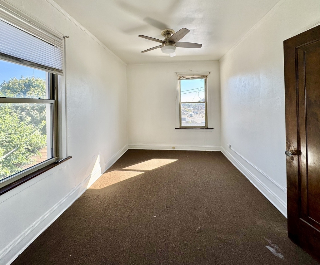 1524 W 89th Street - Photo 3