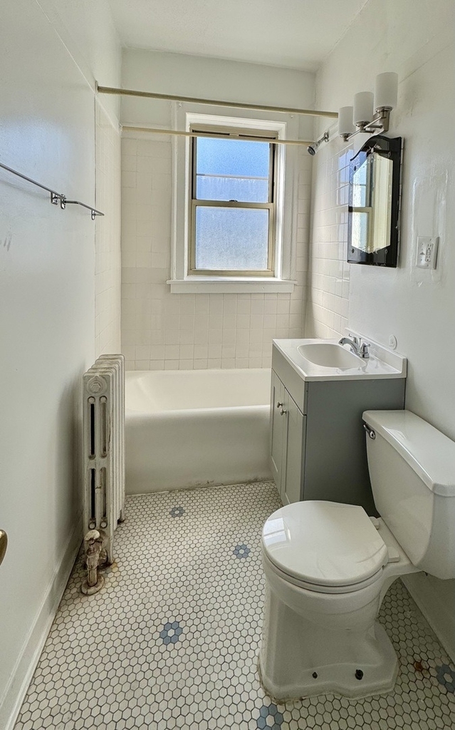 1524 W 89th Street - Photo 6