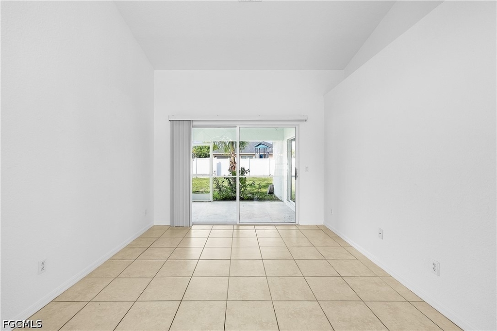 4318 Sw 9th Avenue - Photo 4