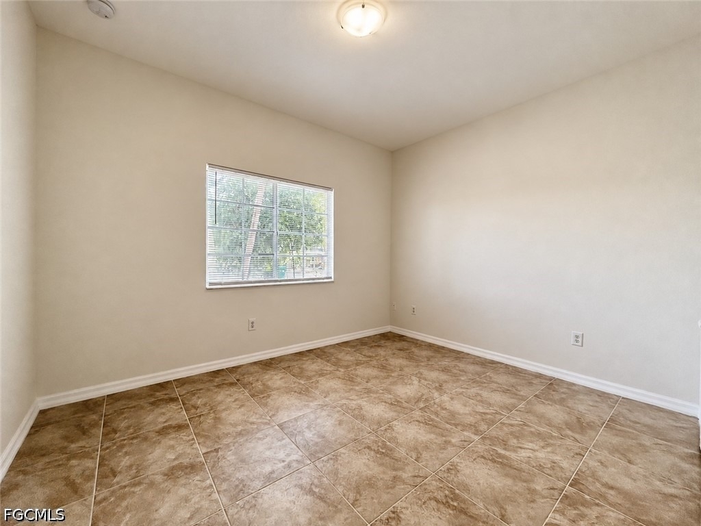 4606 Se 5th Avenue - Photo 8