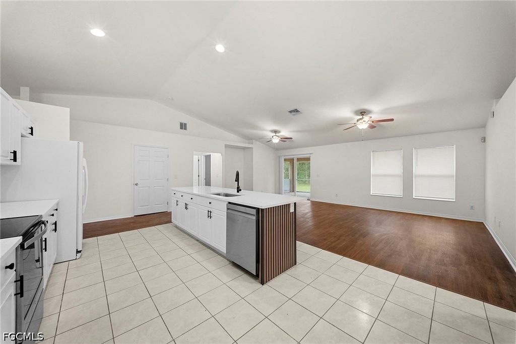 2813 34th Street W - Photo 7