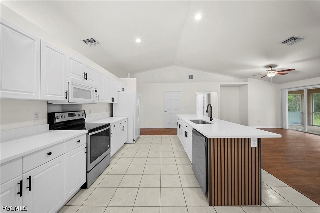 2813 34th Street W - Photo 8