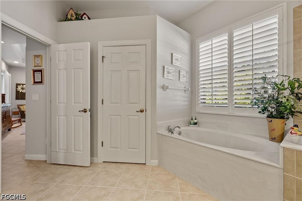 8872 King Henry Court - Photo 12