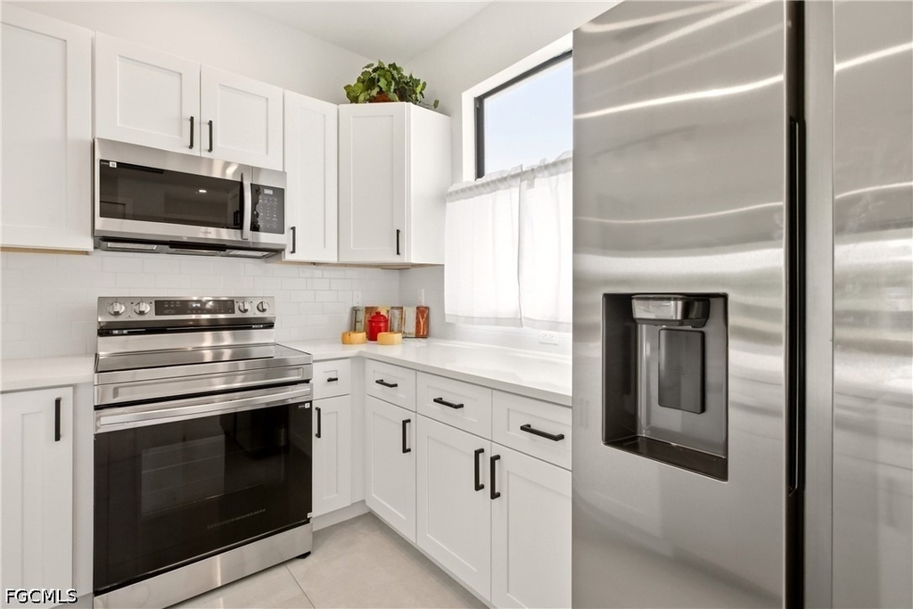4820 Golfview Boulevard - Photo 3