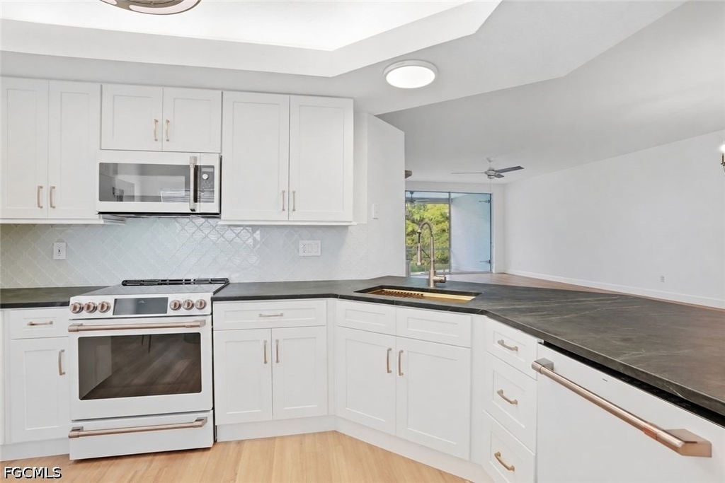 6801 Satinleaf Road S - Photo 5