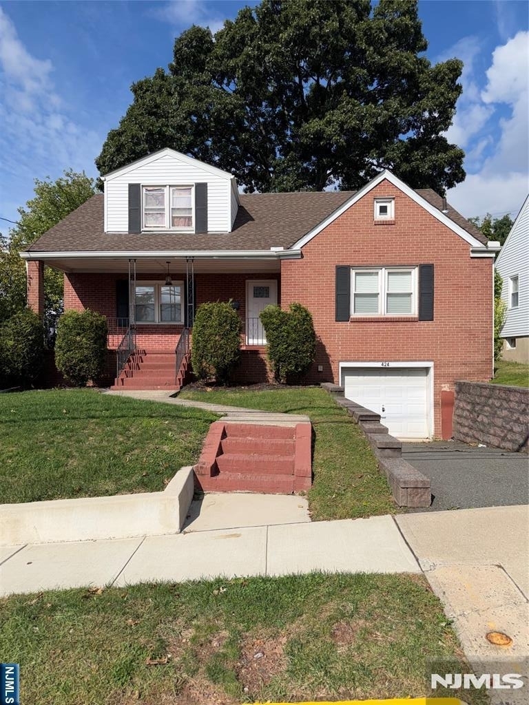 424-426 Greylock - Photo 1