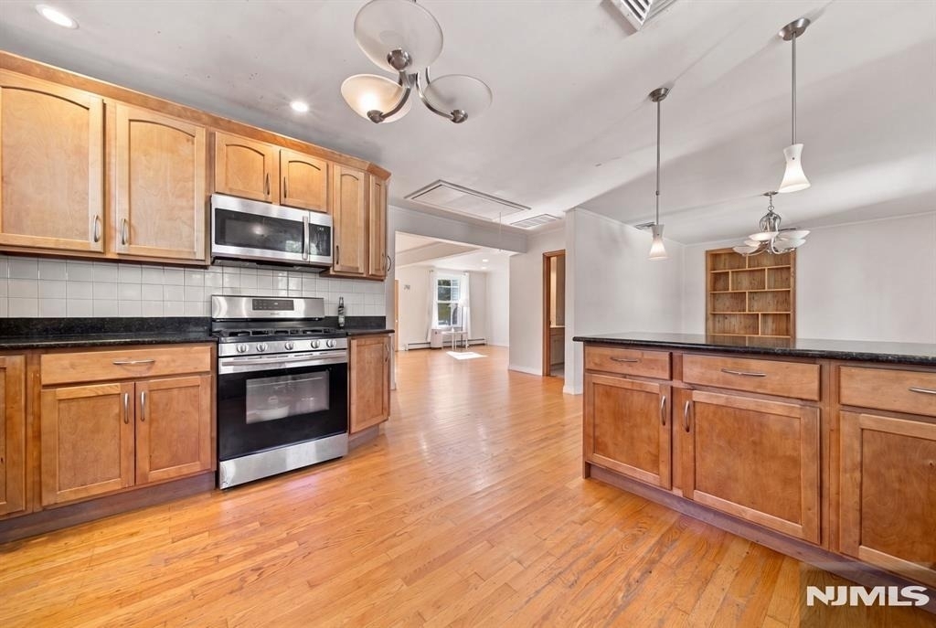 225 Walnut - Photo 7