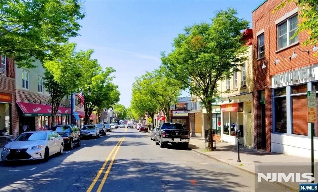 238 Main - Photo 9