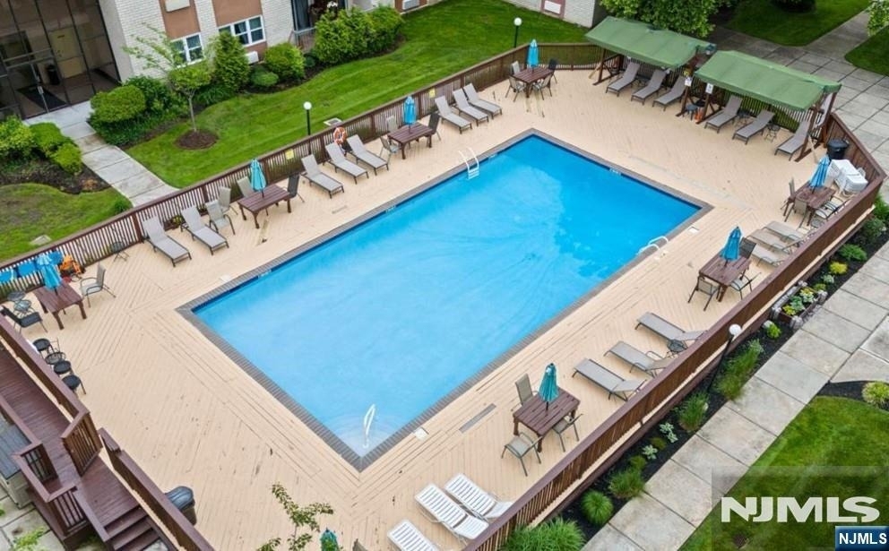 1111 River - Photo 12