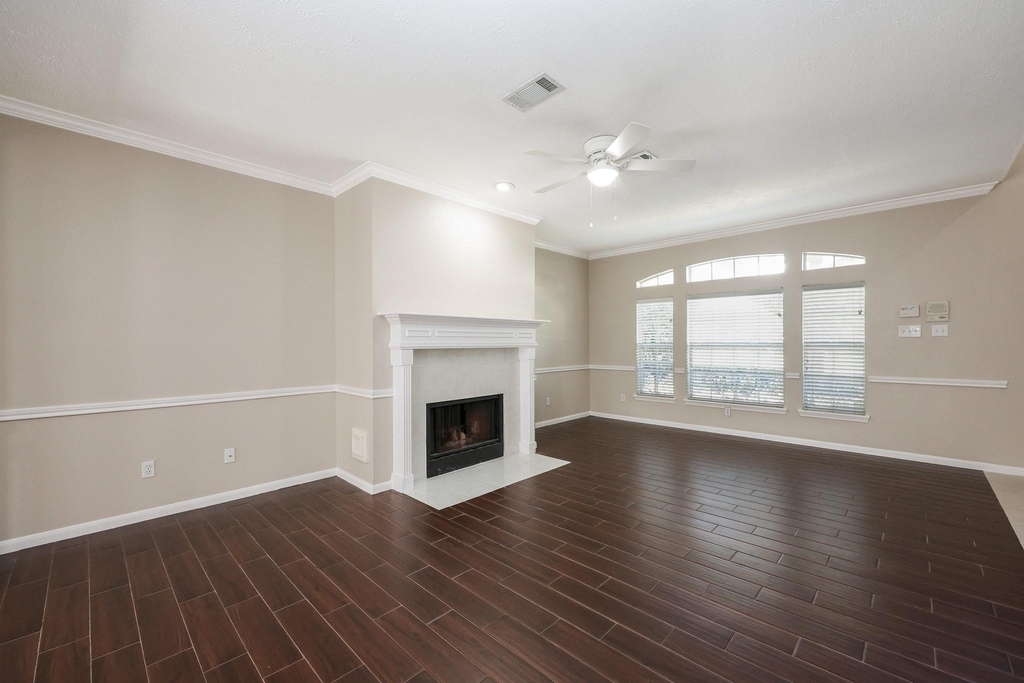 1385 El Camino Village Drive - Photo 5