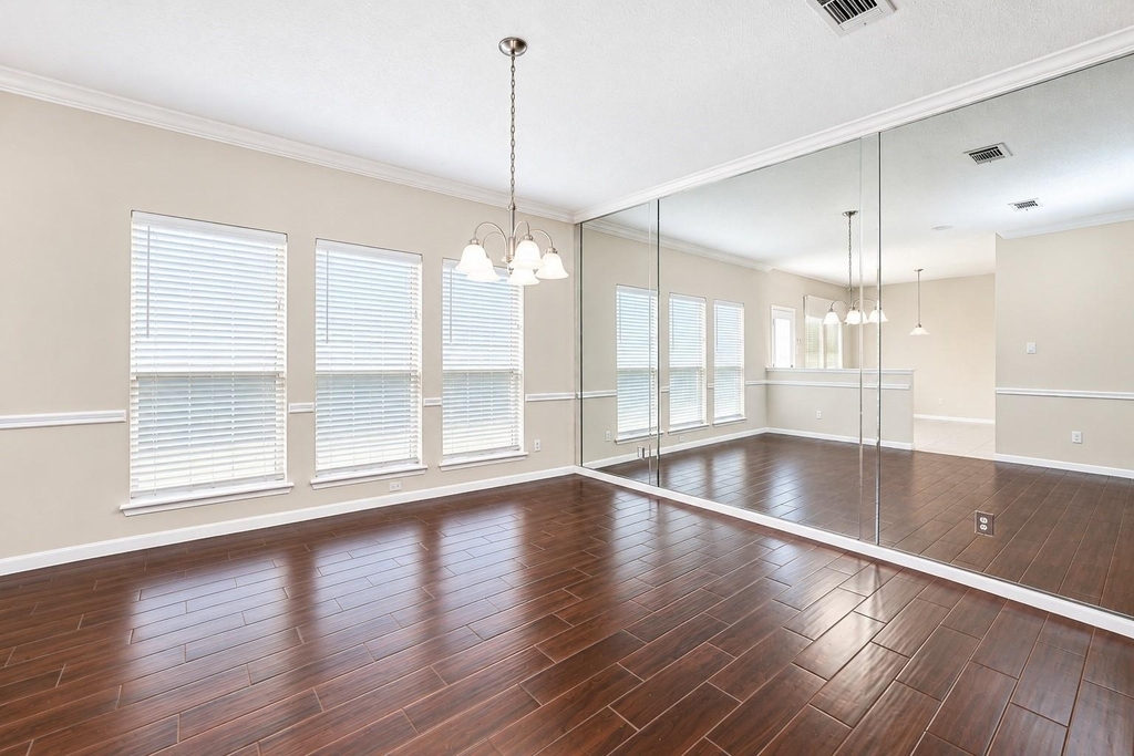 1385 El Camino Village Drive - Photo 7