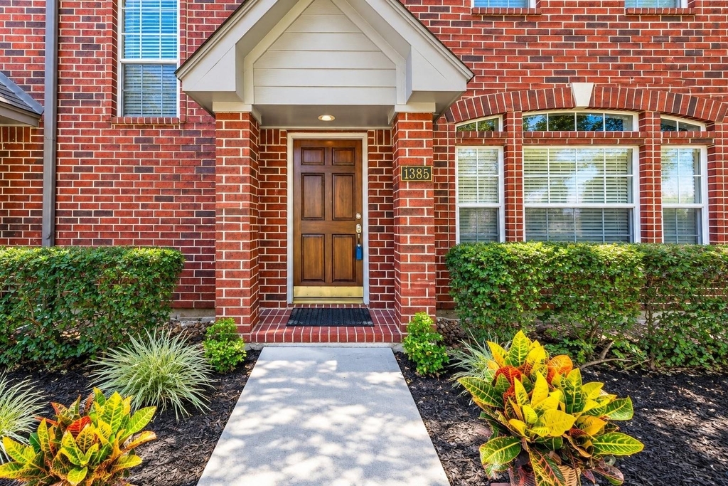 1385 El Camino Village Drive - Photo 1