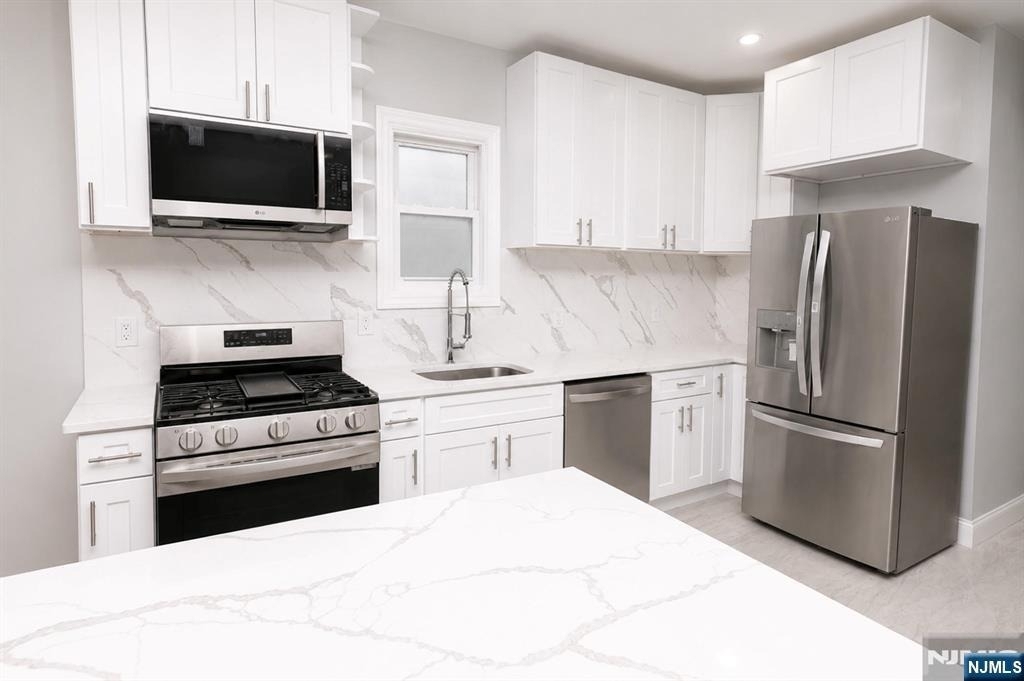 734 Summer - Photo 4
