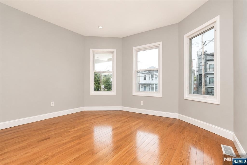 734 Summer - Photo 8