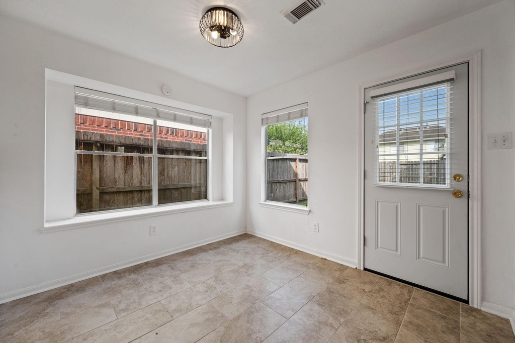 26900 Castlecliff Lane - Photo 14