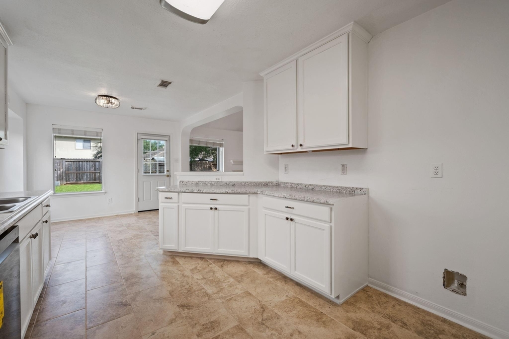 26900 Castlecliff Lane - Photo 12