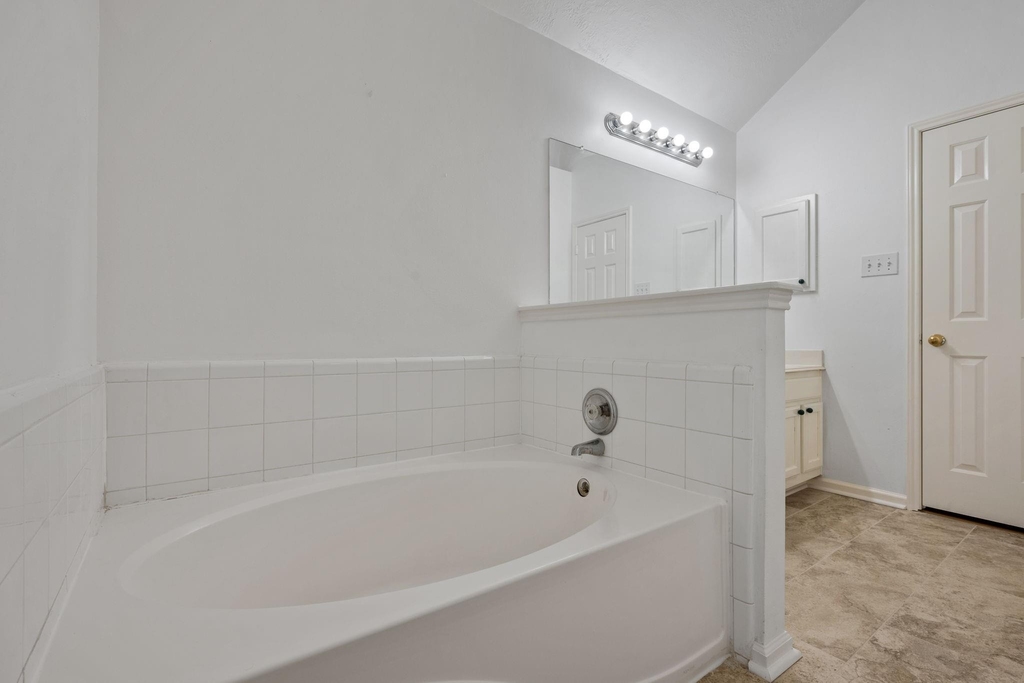 26900 Castlecliff Lane - Photo 18