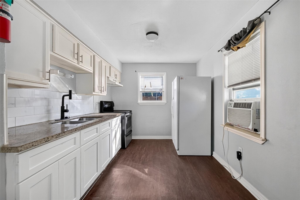 3501 Brewster - Photo 4
