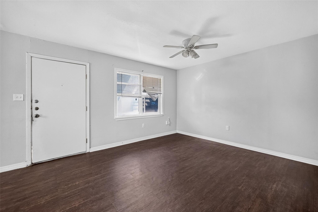 3501 Brewster - Photo 7
