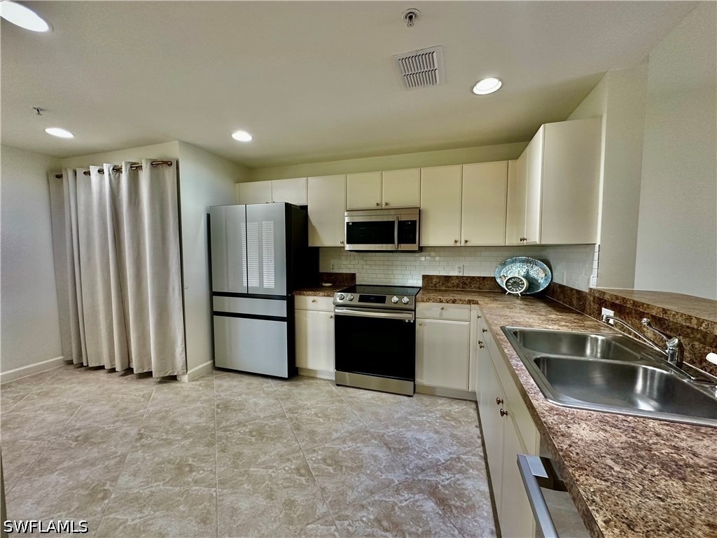 3033 Driftwood Way - Photo 4