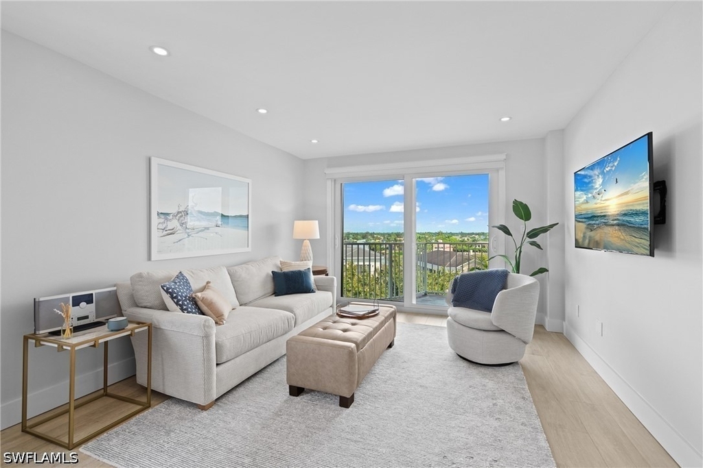 1300 Gulf Shore Boulevard N - Photo 1