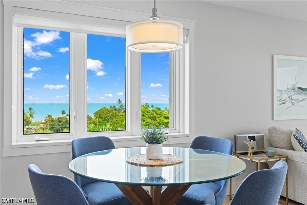 1300 Gulf Shore Boulevard N - Photo 2