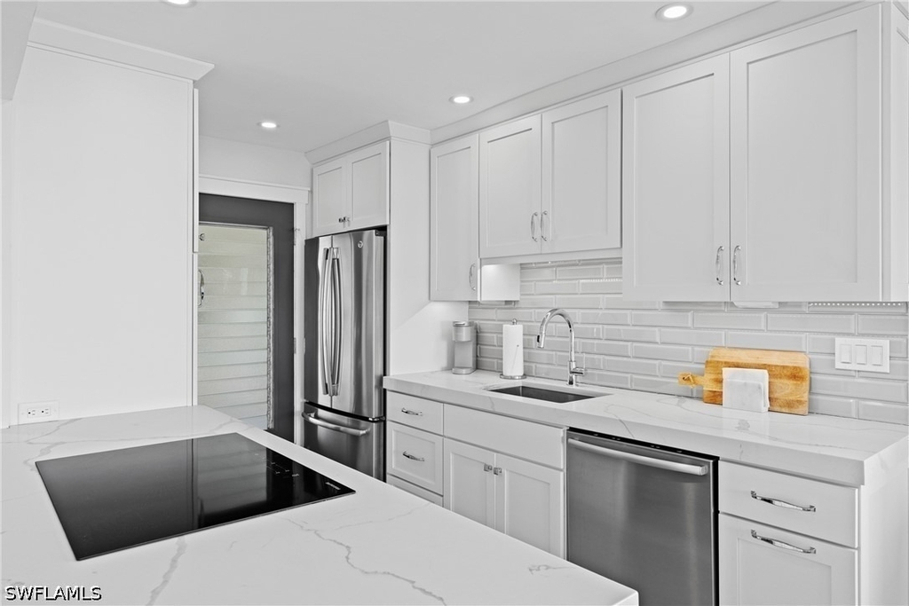 1300 Gulf Shore Boulevard N - Photo 7