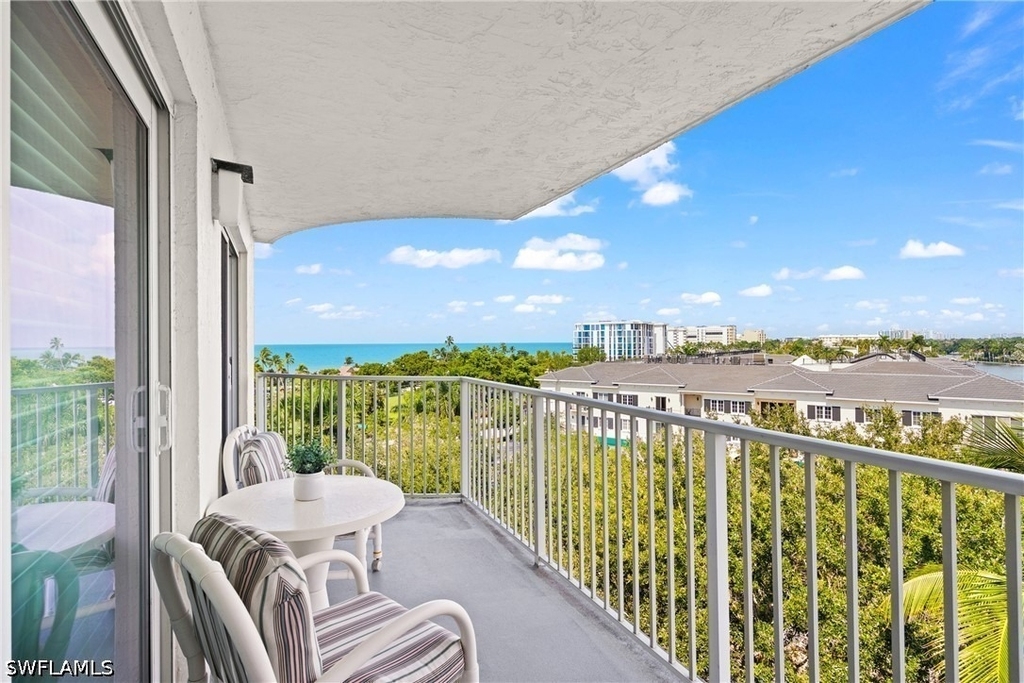 1300 Gulf Shore Boulevard N - Photo 3