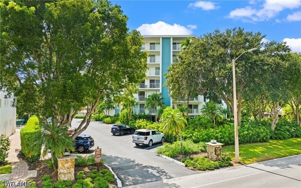 1300 Gulf Shore Boulevard N - Photo 18