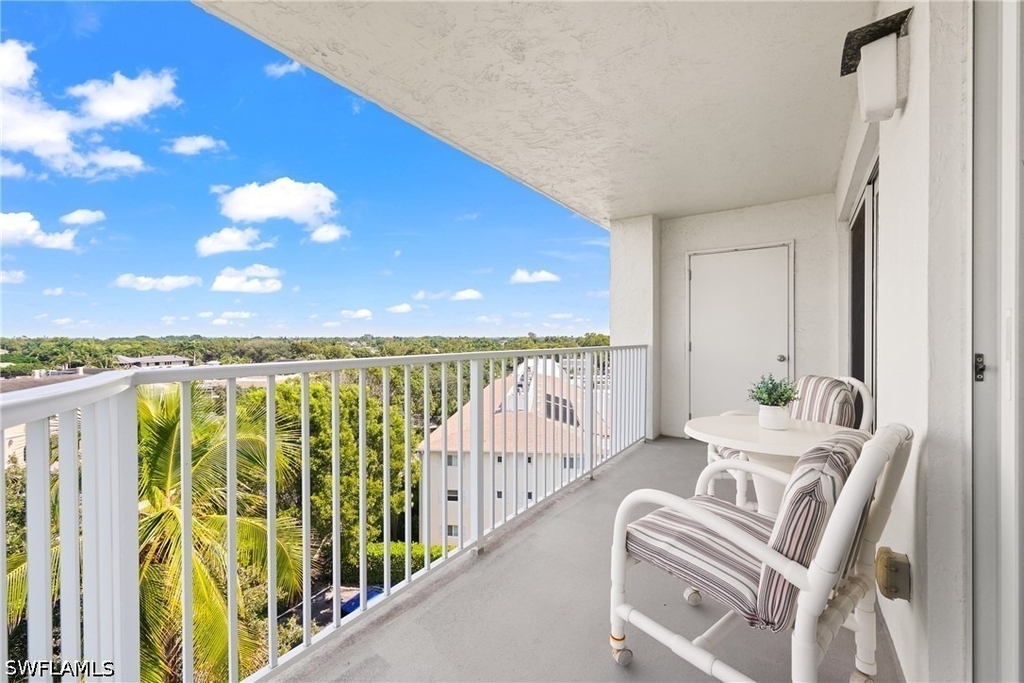 1300 Gulf Shore Boulevard N - Photo 10