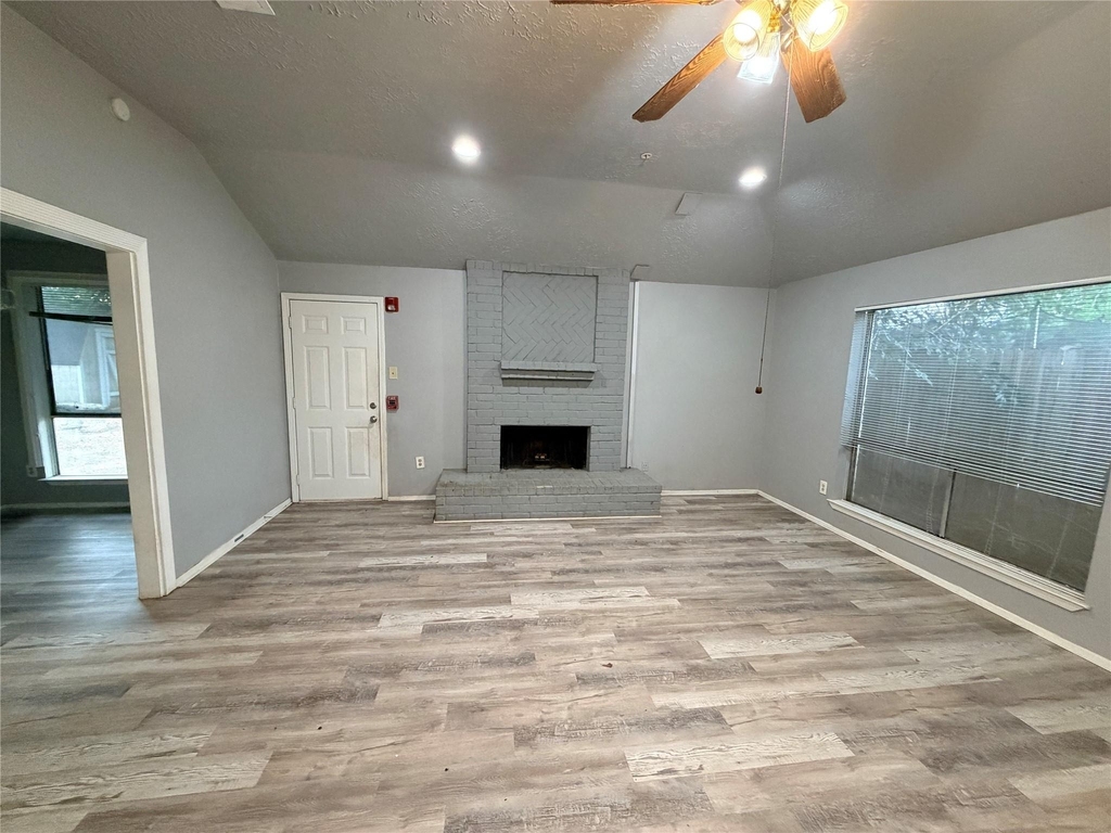 2731 Flintrock Circle - Photo 4