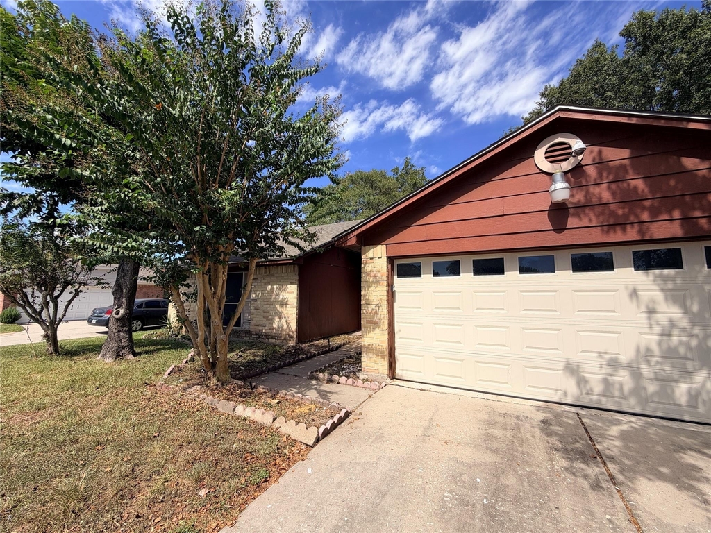2731 Flintrock Circle - Photo 1