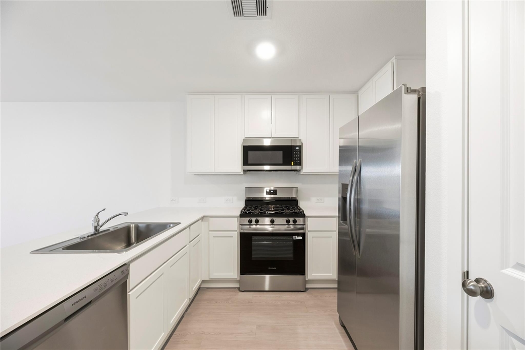 29051 Tall Wildgrass Court - Photo 10