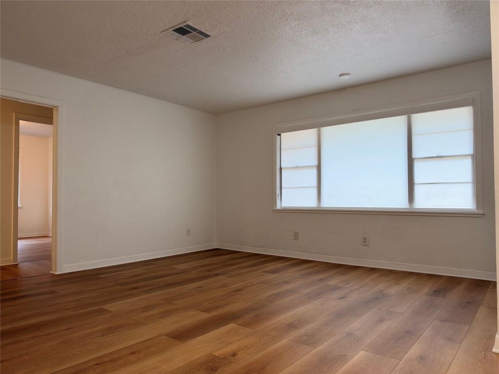 2101 John Street - Photo 1