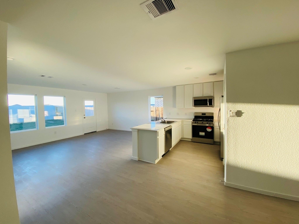 6611 Sassafras Green Drive - Photo 18